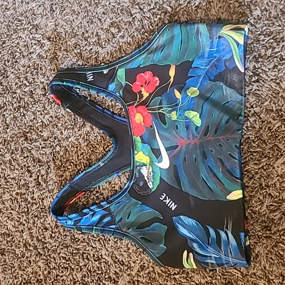 NIKE SPORTS BRA